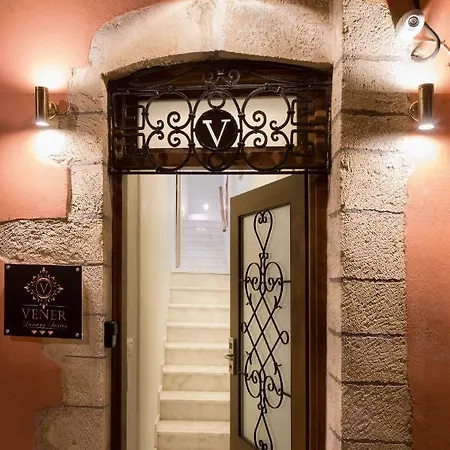 Vener Luxury * Hanya